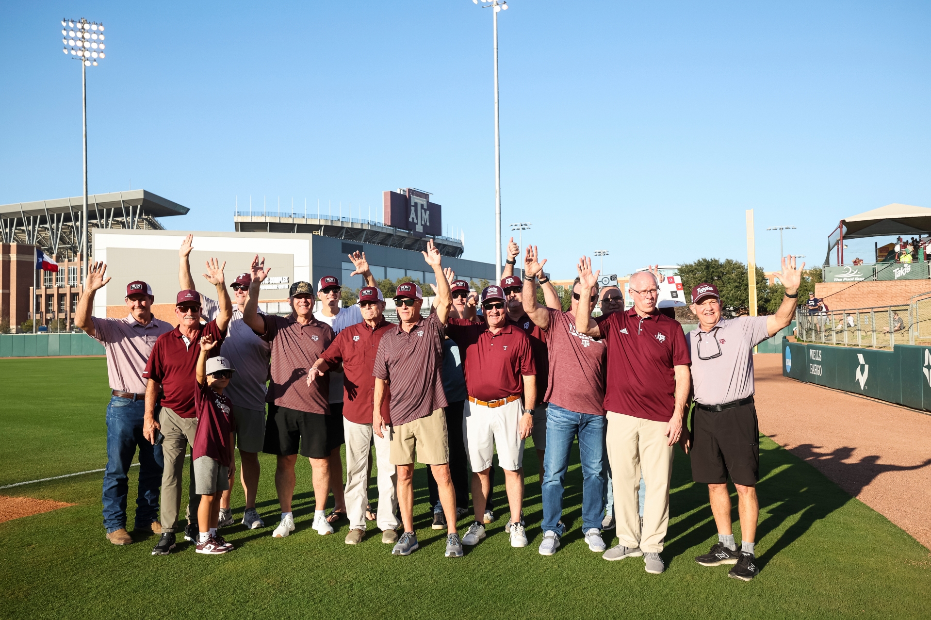 20250208_BA_GAME_MAROON_WHITE_EM2_7917_0232.jpg