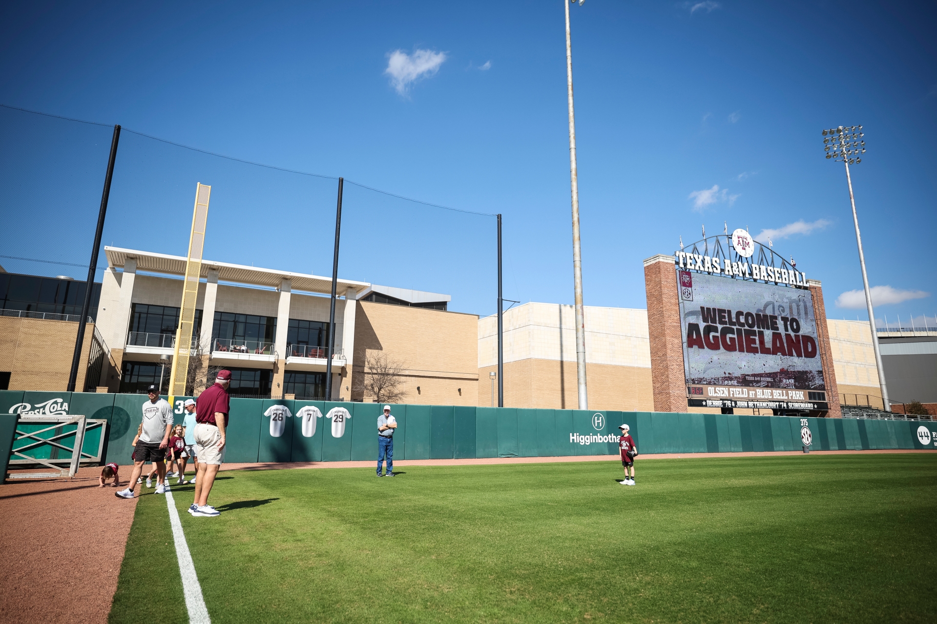 20250208_BA_GAME_MAROON_WHITE_EM2_3365_0060.jpg