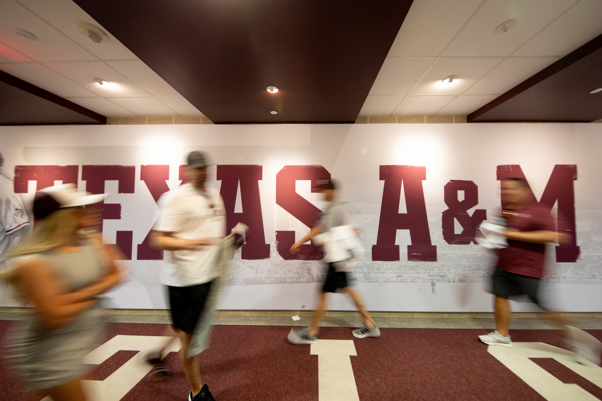 20250208_BA_GAME_MAROON_WHITE_JS_013.jpg