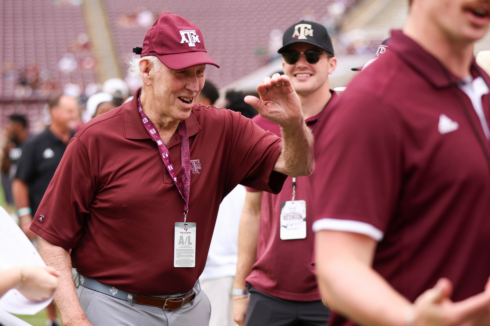 20250419_FB_GAME_MAROON_WHITE_CS_0750.jpg